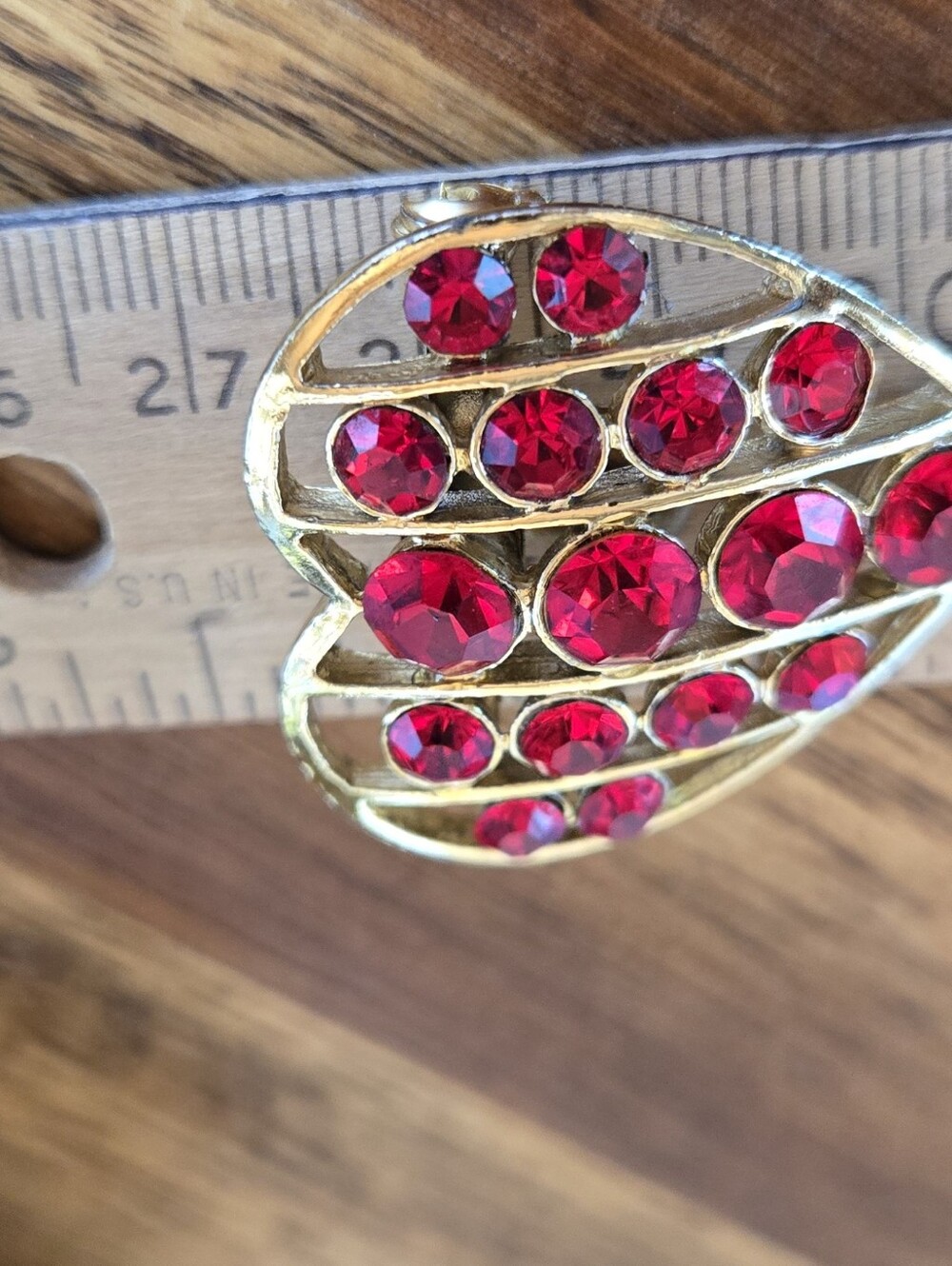 Vintage Gold Tone Red Rhinestone Heart Brooch Pin Romantic Costume Jewelry Gift - Picture 5 of 6